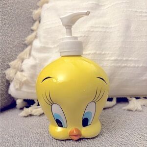 Cute Tweety Bird Soap Dispenser 🐣